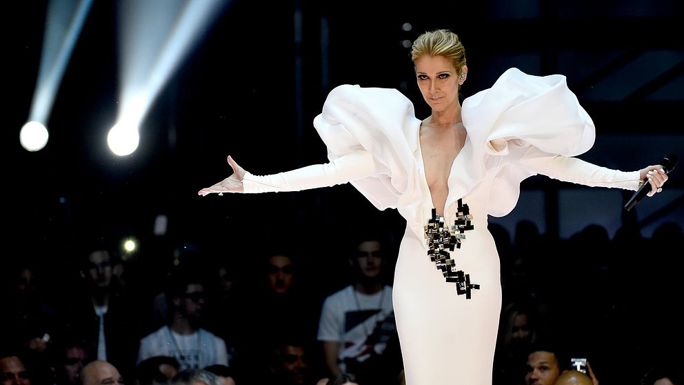 Celine Dion framför ”My Heart will Go On” på Billboard Music Awards.