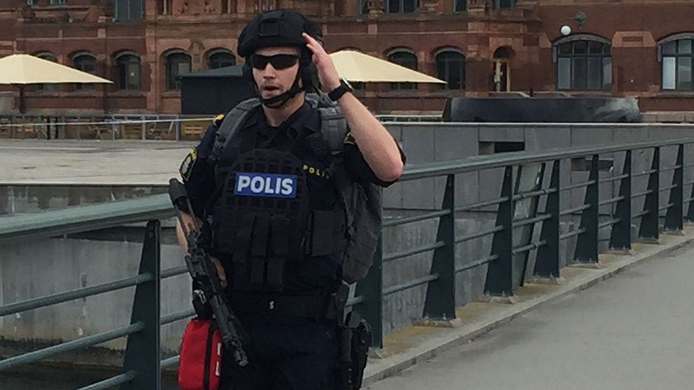 Malmö C ligger öde, avspärrad och tungt beväpnad på måndagen.