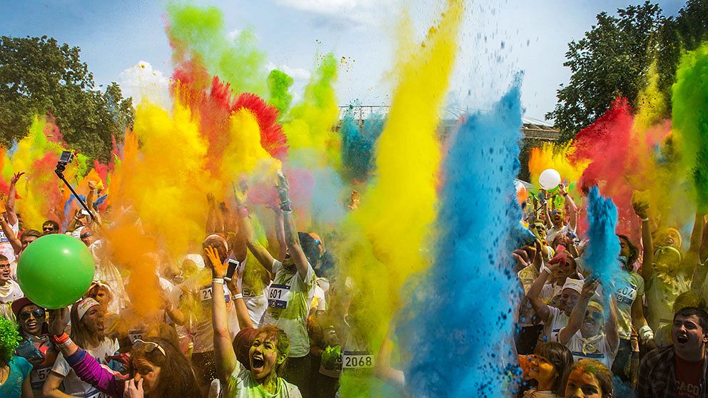 Bild från The Color Run i Ryssland. En miljon löpare har sprungit det färgglada loppet i över 30 länder.