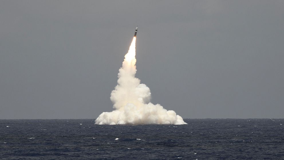 Nyligen testade USA:s marin att avfyra en Trident II (D5) ballistisk robot från atomubåten USS Rhode Island utanför Floridas kust. Foto 9 maj 2019.