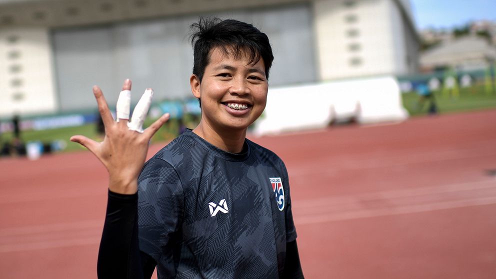 Målvakten Waraporn Boonsing missade Thailands förnedrande VM-premiär – 0-13 mot USA – men gör comeback mot Sverige.