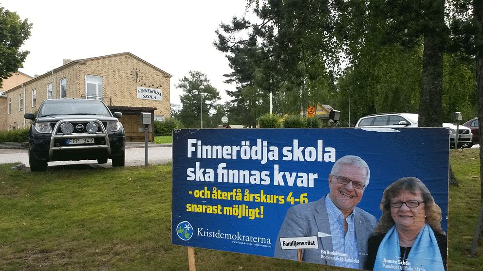 Finneröjda skola plus KD valaffisch.