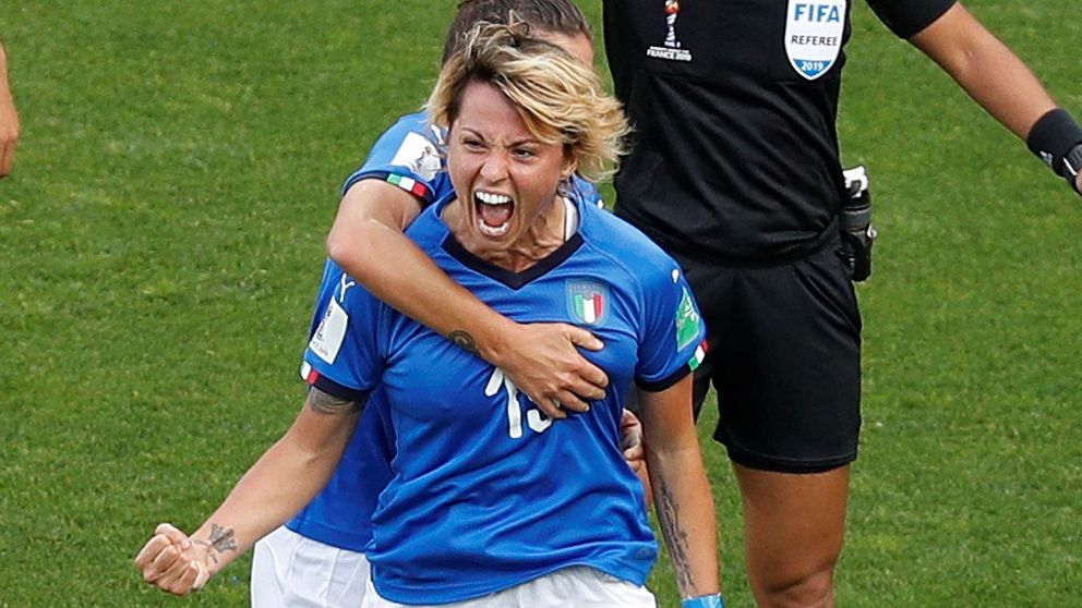 Italiens Giacinti satte 1-0 mot Kina i åttondelen.