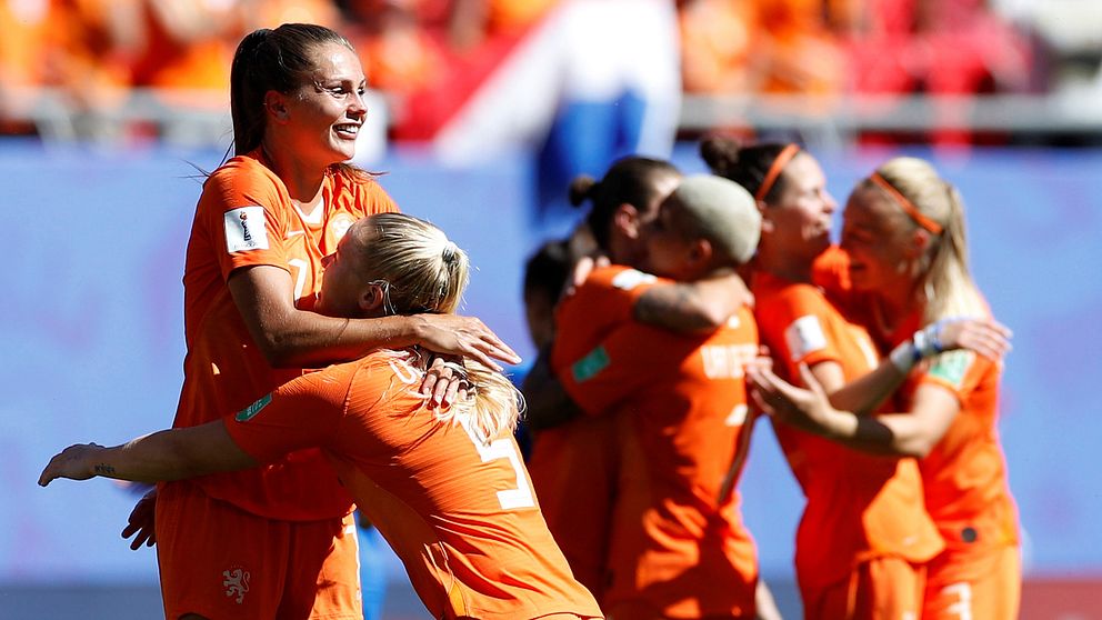 Nederländerna firar efter segern mot Italien