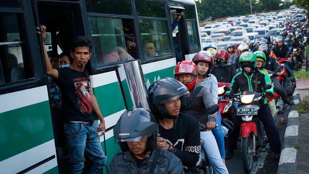Trafikstockning i Indonesiens huvudstad Jakarta – utsläppen från trafiken är en starkt bidragande orsak till den besvärliga situation med luftföroreningar i den jättelika staden