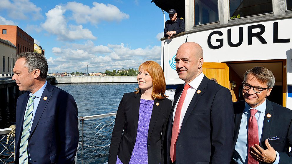 De fyra partiledarna i alliansen presenterade sitt valmanifest på Finnboda varv i Stockholm.