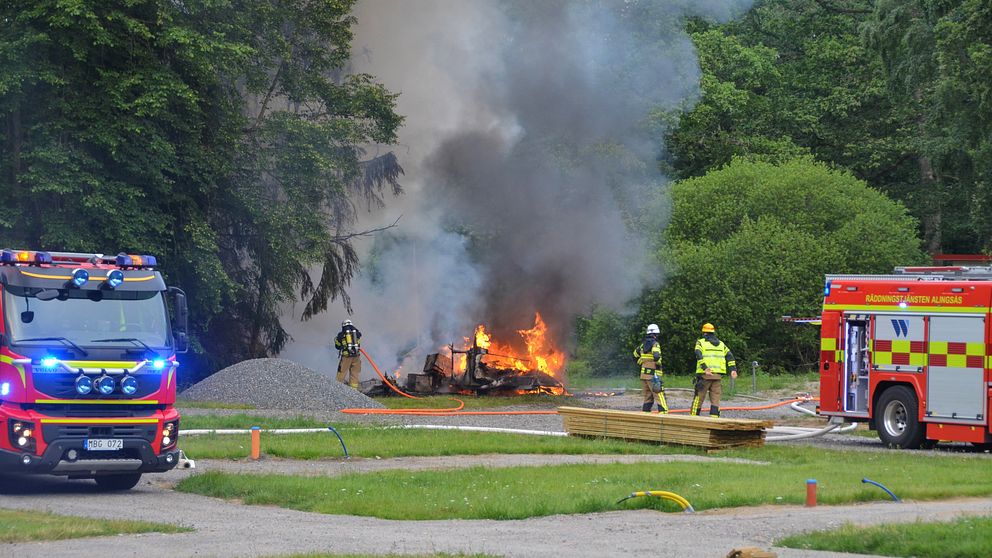 Flera husvagnar i brand på camping i Alingsås