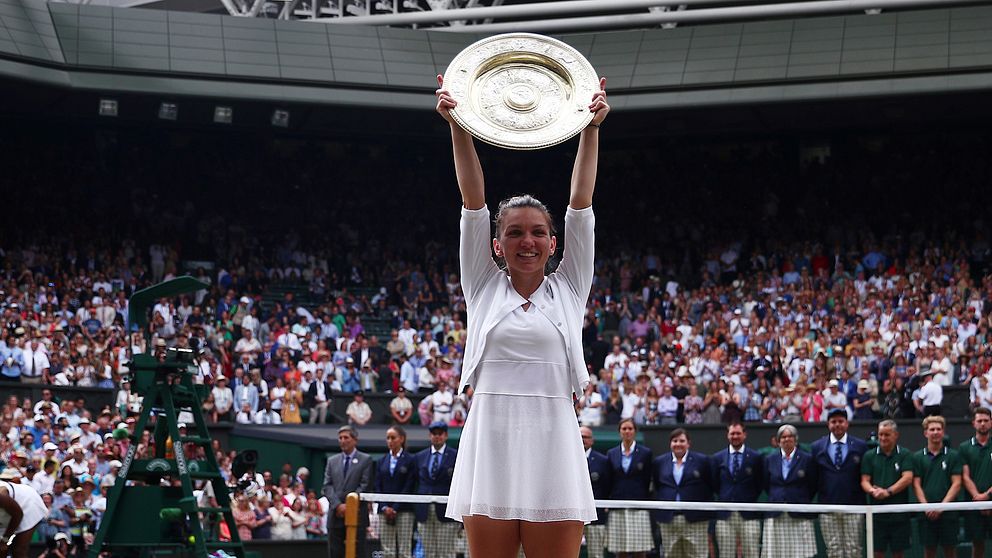 Simona Halep jublar efter Wimbledontiteln.