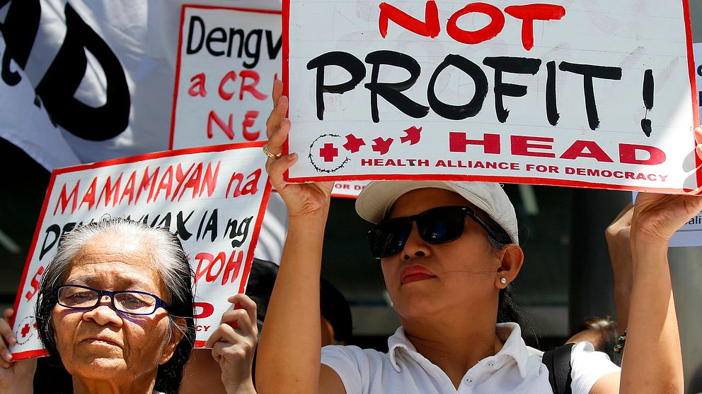 Protester i Filippinerna mot läkemedelsföretag som tagit fram vaccin mot denguevirus.