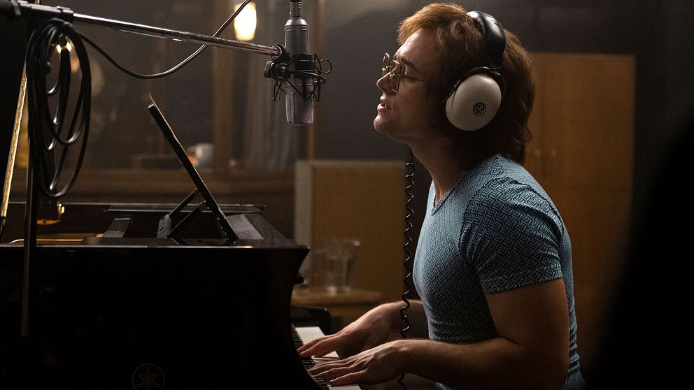 Taron Egerton spelar rollen som Elton John i Rocketman.