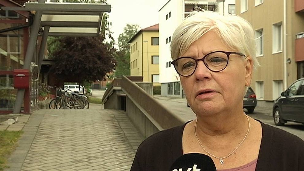 – Det är sorgligt att sådant här ska kunna hända, säger skolnämndens ordförande Monica Fällström (S).