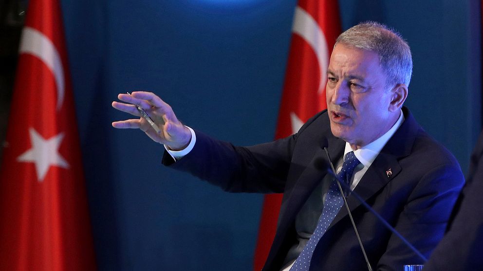 Turkiets försvarsminister Hulusi Akar meddelar beslutet om ledningscentralen under ett möte i Ankara på onsdagen.