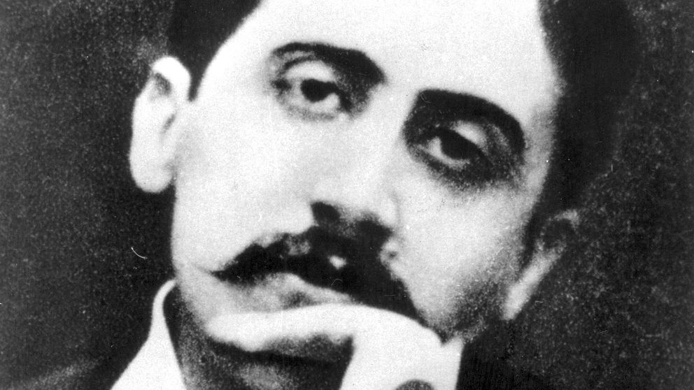 Svartvitt porträtt av Marcel Proust