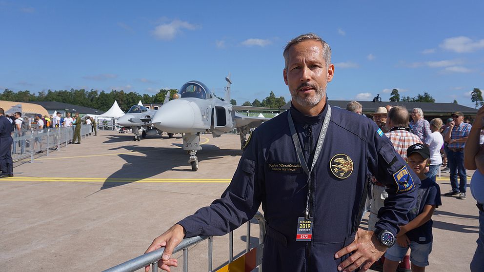 Robin Nordlander, provflygare på Gripen, Saab i Linköping. Han var den som flög den nya JAS 39E Gripen under flygdagen på F17.