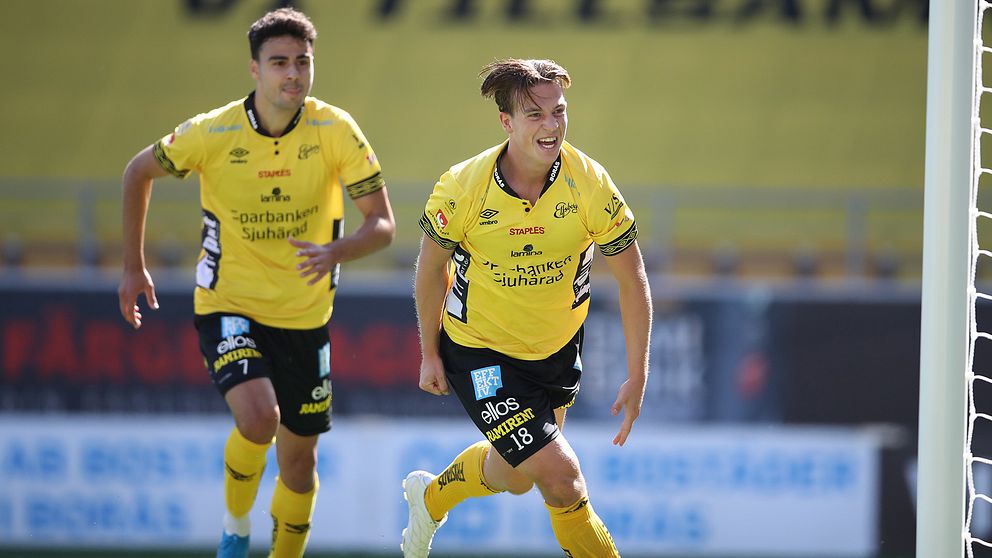 Elfsborgs Simon Olsson jublar efter 1-0-målet under lördagens fotbollsmatch i Allsvenskan mellan IF Elfsborg och IK Sirius FK på Borås Arena.