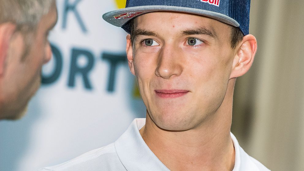 Timmy Hansen jagar sin första VM-titel i rallycross. Efter segern i Loheac är han bara två
poäng från ledning.