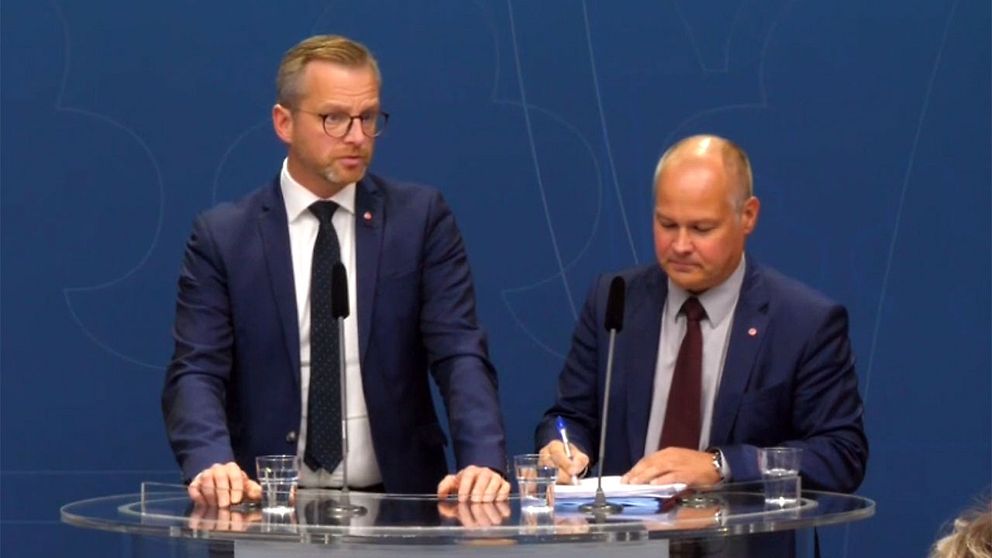 Justitie- och migrationsminister Morgan Johansson och inrikesminister Mikael Damberg håller presskonferens efter dagens förhandlingar om gängvåldet.