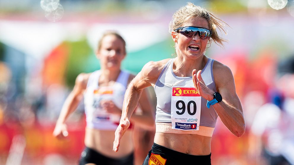 Therese Johaug springer 10 000 meter under Norska mästerskapen.