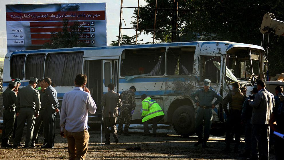 En armébuss totalförstördes vid en av attackerna.