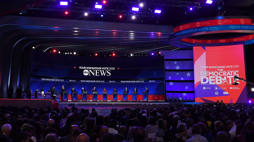 Demokraternas toppkandidater debatterade på scen i Houston, Texas.