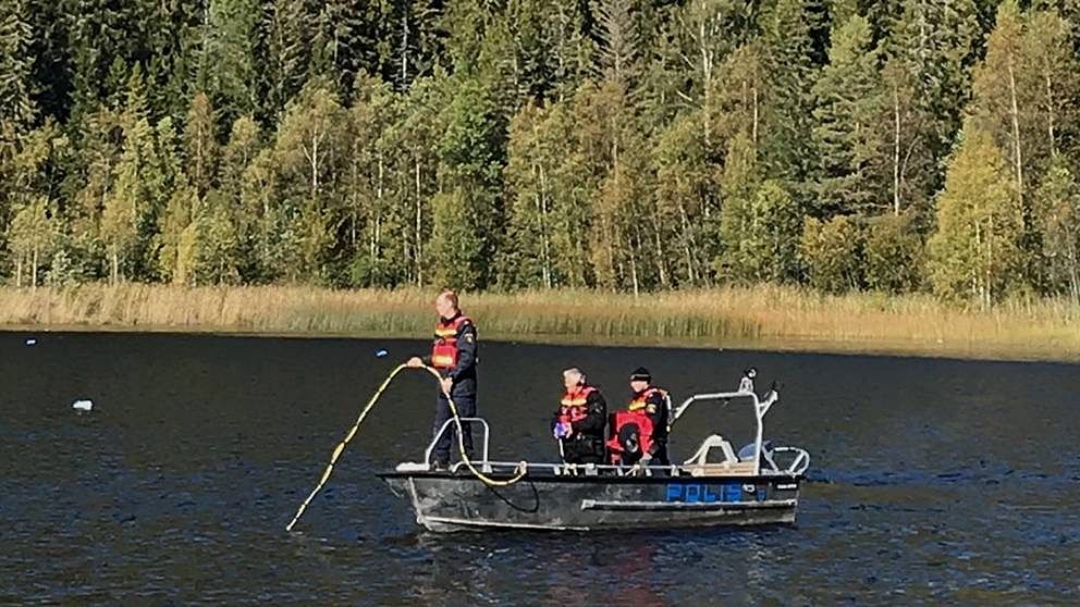 Återingen dyker polisen i Hulitjärnen efter försvunne Rune Olsson, 80.