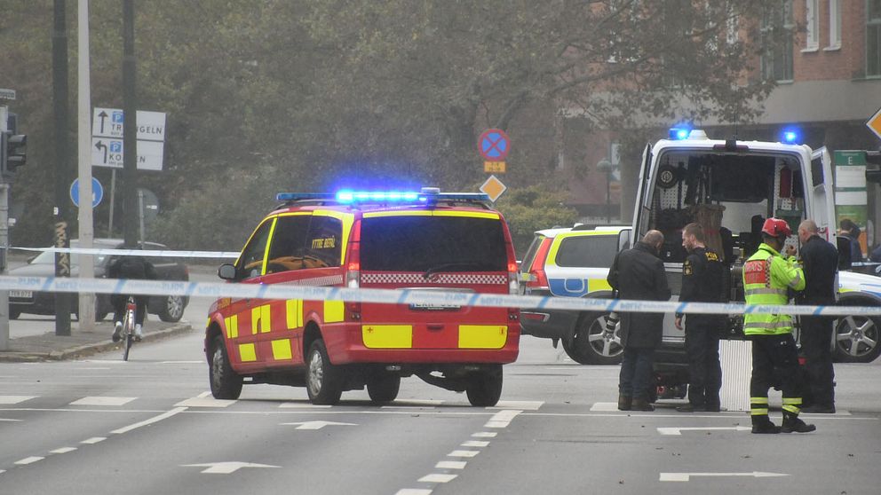 Det misstänkta föremålet ska ha hittats utanför en fastighet på Amiralsgatan i Malmö på fredagsmorgonen.