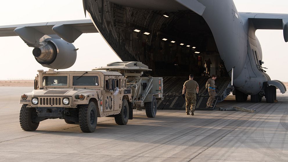 Arkivbild: Amerikansk militär materiel lastas av på flygbasen Prins Sultan i Saudiarabien den 29 juni 2019.