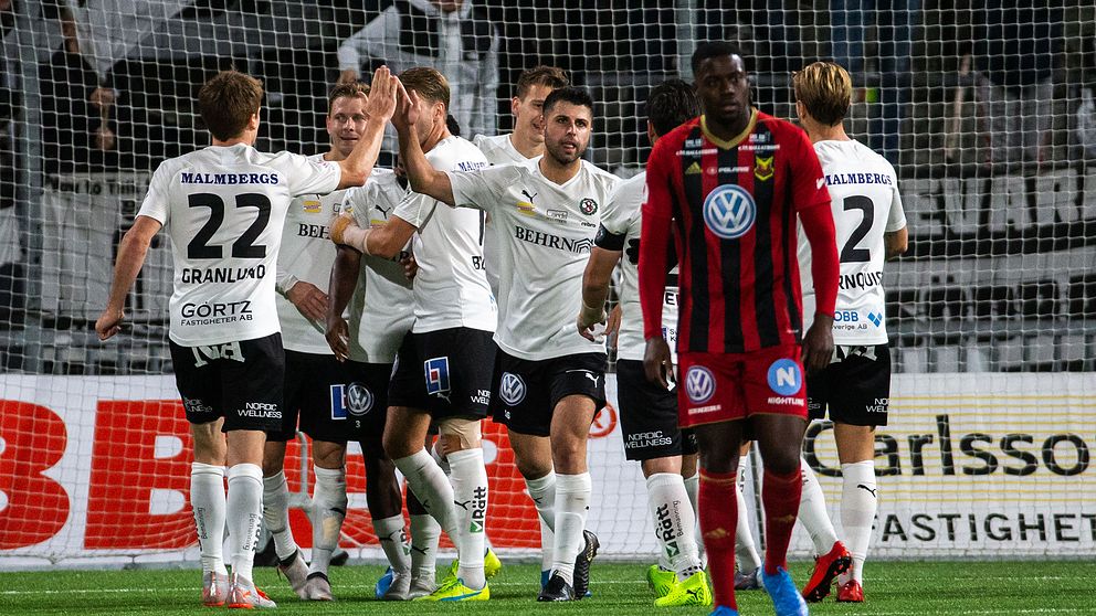 Örebro jublar efter 1-0 mot Östersund