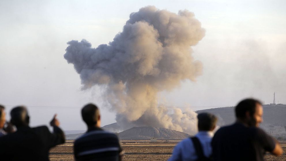 En allierad flygattack mot Kobane (Ayn al-Arab)