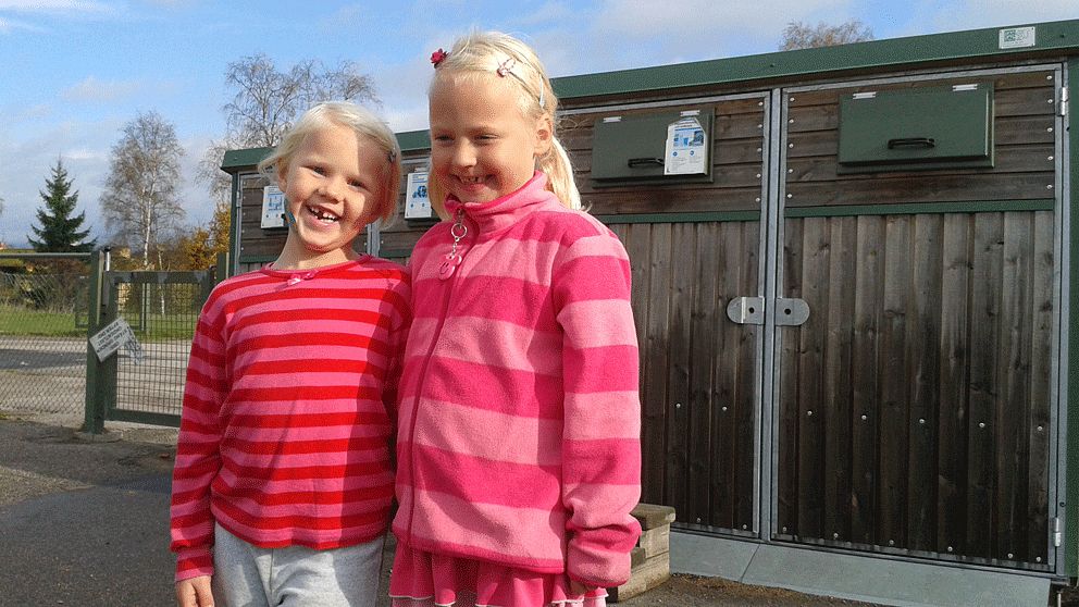 Thilda Ekström och Wilma Bäckemalm på Saltängens förskola i Laxå.