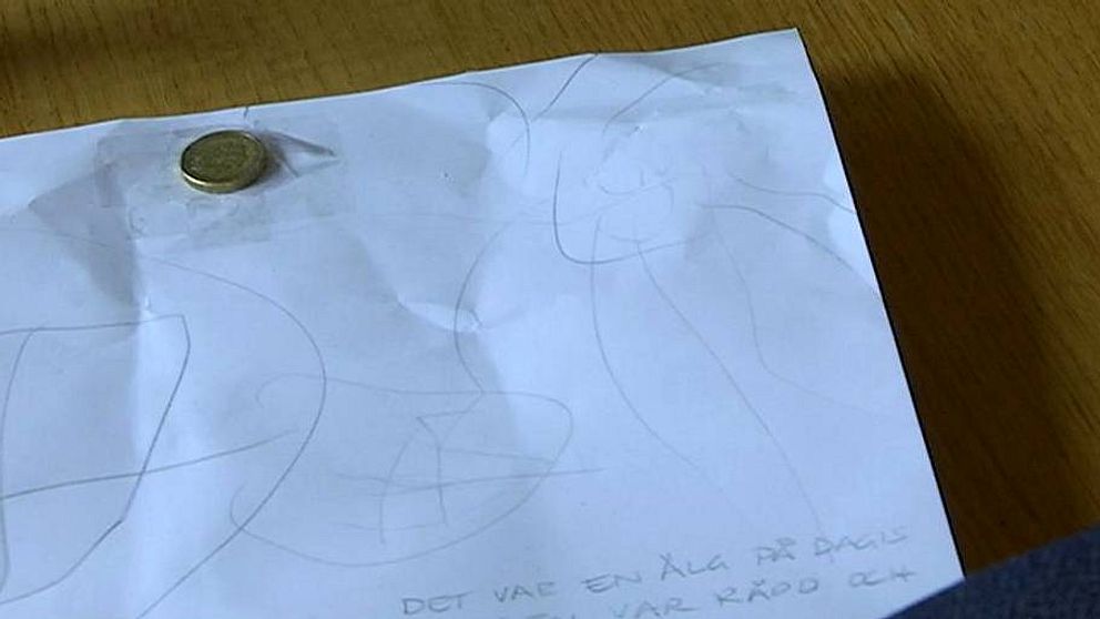 Förskolebarnens teckningar av älgen.