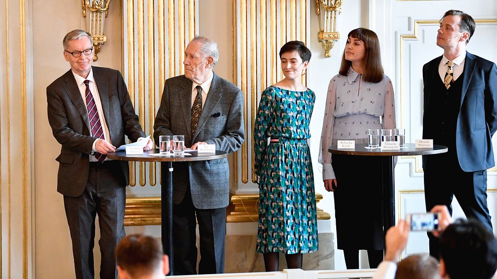 Anders Olsson, Pär Westberg, Rebecka Kärde, Mikael Blomqvist, Henrik Petersen presenterar 2018 och 2019 års pristagare av Nobelpriset i litteratur i Börssalen i Gamla Stan i Stockholm