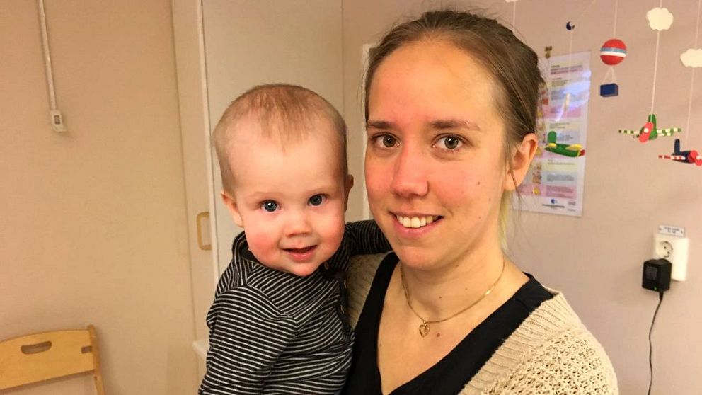 Karolina Jonsson och sonen Hampus, sex månader.