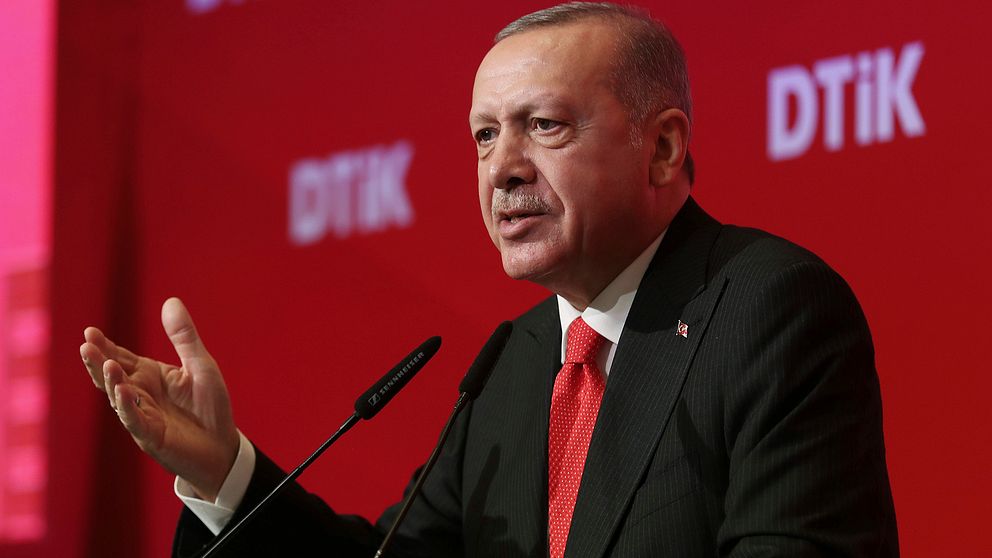 Turkiets president Recep Tayyip Erdogan kommer inte går med på USA:s uppmaning om vapenvilja i norra Syrien.