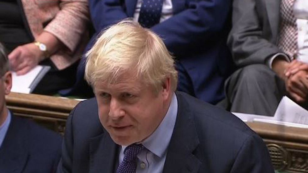 Det blev både fram- och motgångar för premiärminister Boris Johnson när det brittiska underhuset röstade igenom regeringens avtal – men inte hans tidsplan för brexit.
