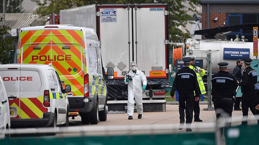 De 39 döda hittades i en lastbil i ett industriområde utanför London.