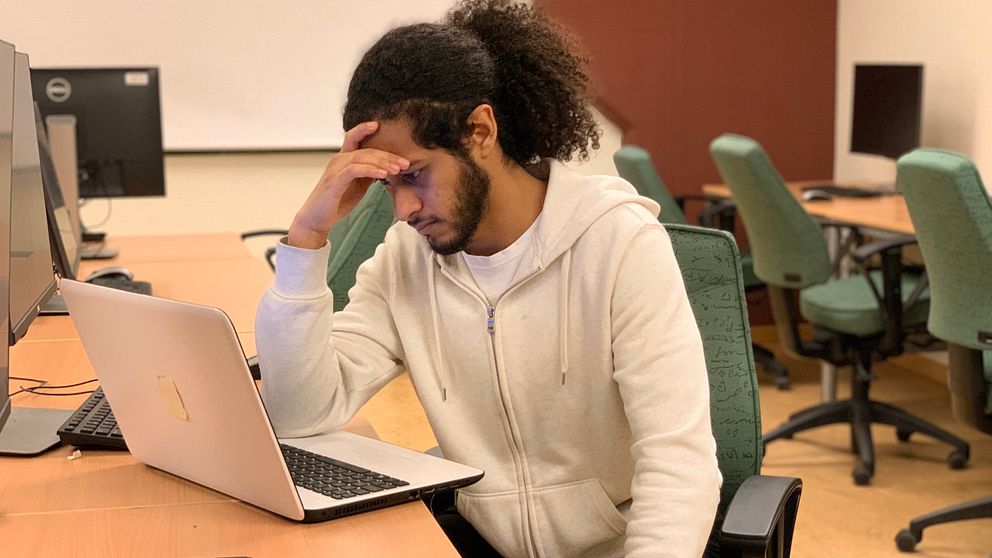 Raul Fuentes, studerar på högskolan i Halmstad och föreläser om idrottspsykologi.