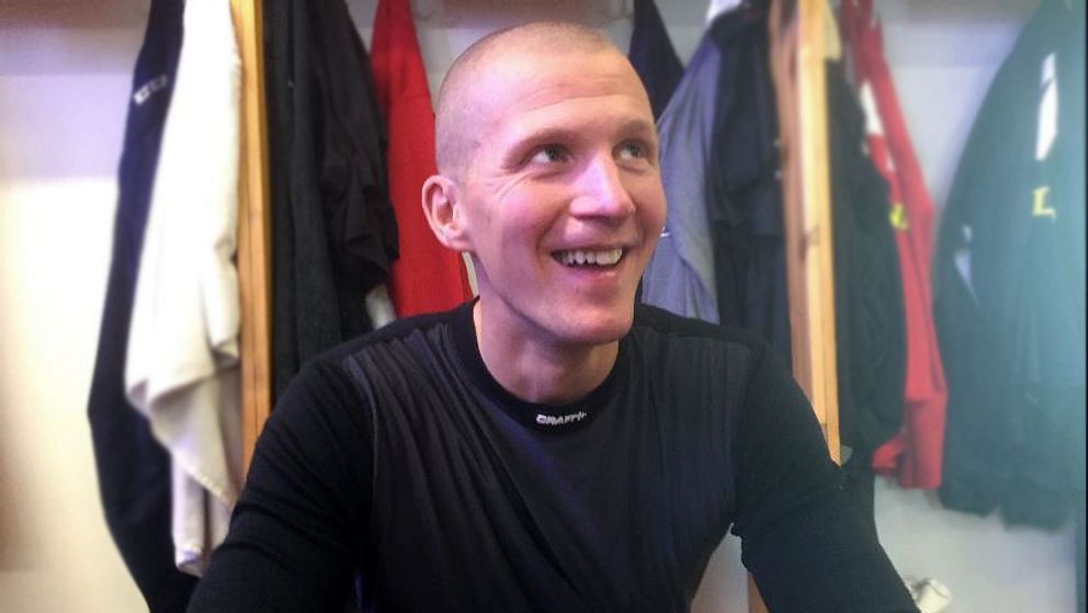 Fredrik Åström har gått igenom två hjärtoperationer, men är tillbaka i Edsbyn och på jakt efter SM-guld.