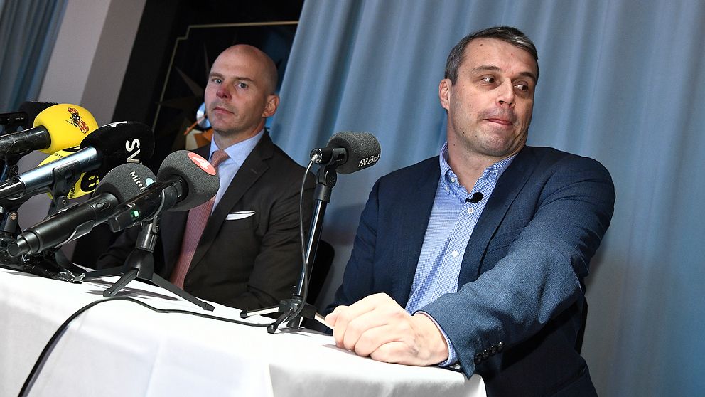 Östersunds FK:s före detta ordförande Daniel Kindberg (th) håller en pressträff med sin försvarsadvokat Olle Kullinger där de kommenterar domen om grov ekonomisk brottslighet.