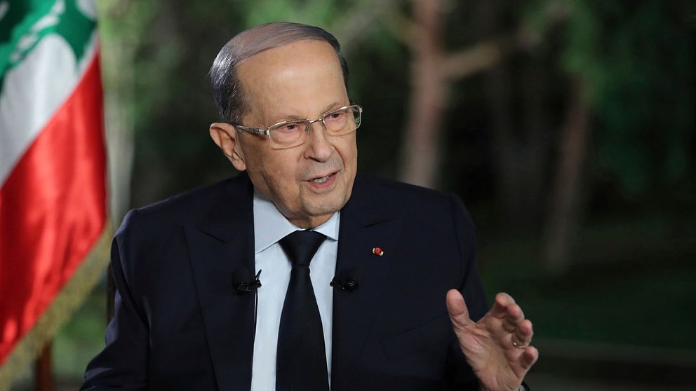 Libanons president Michel Aoun under en tv-sänd intervju från presidentpalatset i Baabda, östra Beirut.