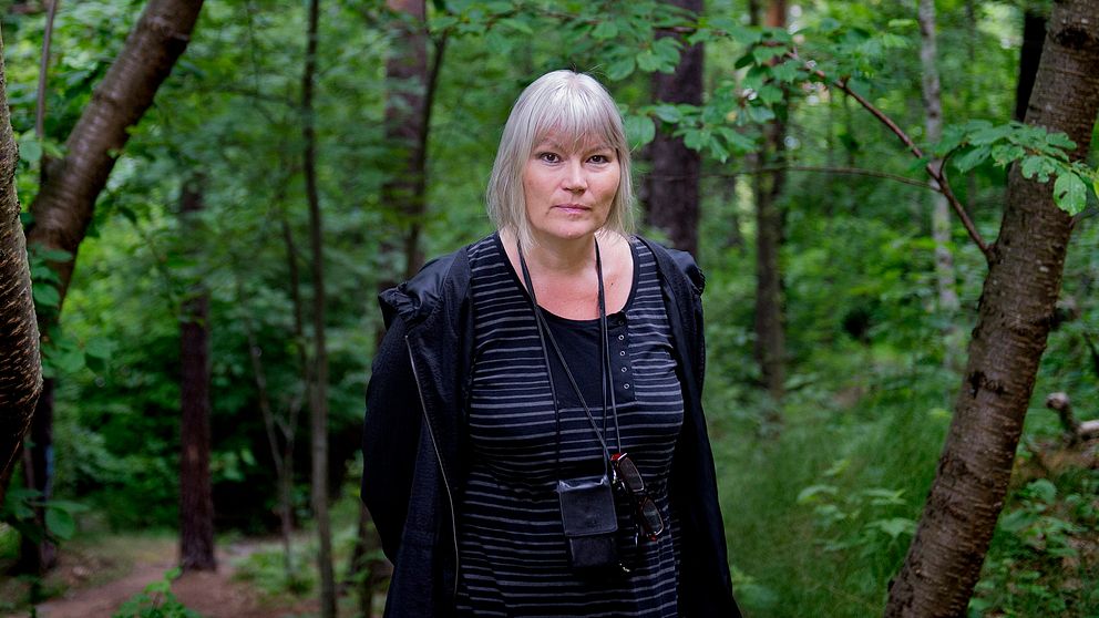 Anna-Lena Lodenius, expert på extremism, känner inte till något tidigare svenskt fall där dockor i snaror har hängts upp utanför kommunhus.
