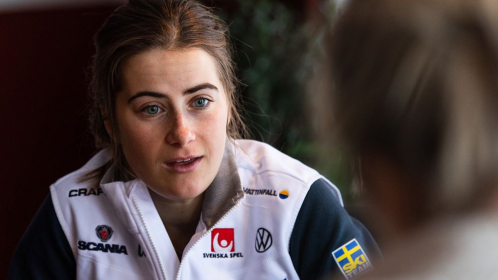 Ebba Andersson föll under gårdagens löpträning och skadade samma knä som hon tidigare haft problem med.