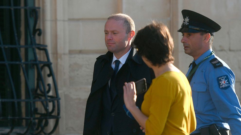 Maltas premiärminister Joseph Muscat lämnar regeringskansliet i Valletta efter ett möte med EU:s särskilda delegation.