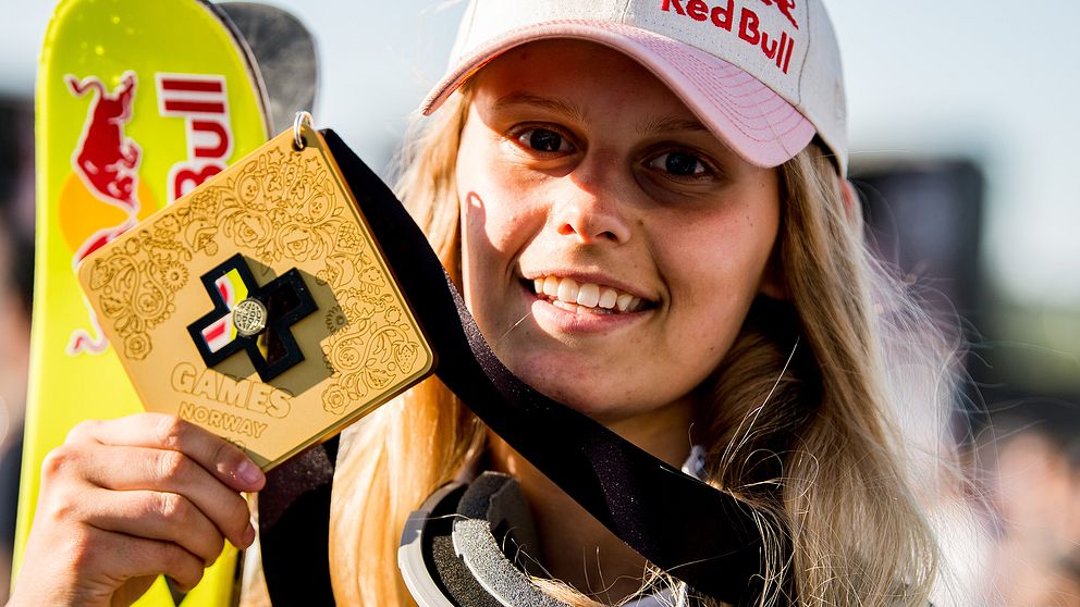 Jennie-Lee Burmansson med en guldmedalj från X-Games i maj förra året.