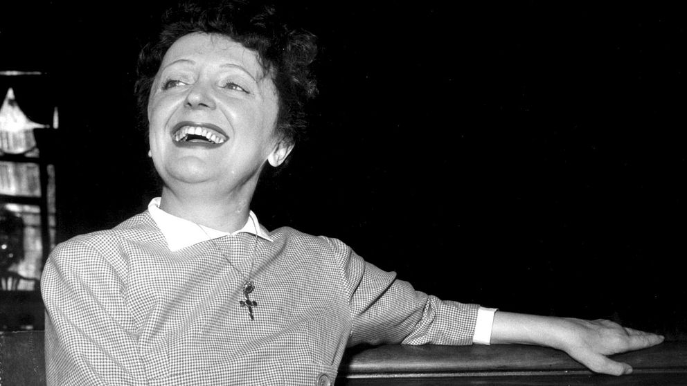 Edith Piaf är en av personerna vars kärleksbrev går under klubban.