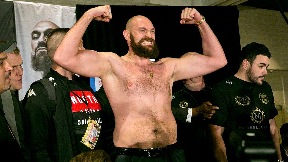 Världsstjärnan Tyson Fury bryter med sin tränare – bara två månader före en av karriärens största matcher.