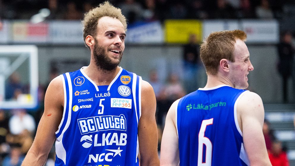 Luleås Denzel Andersson under basketmatchen i Basketligan mellan Luleå och Wetterbygden den 27 september 2019 i Luleå.