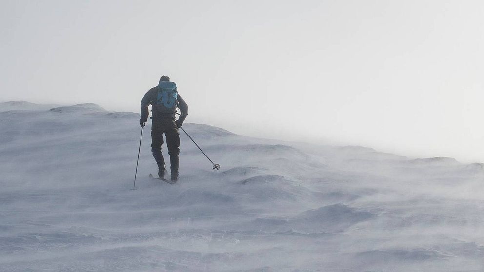 Skidåkare i snödrev