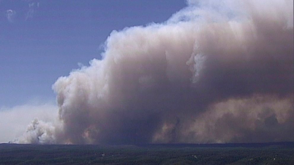 Branden, som tillsammans med närliggande bränder, haft en yta stor på 800 000 hektar, ska nu vara under kontroll.