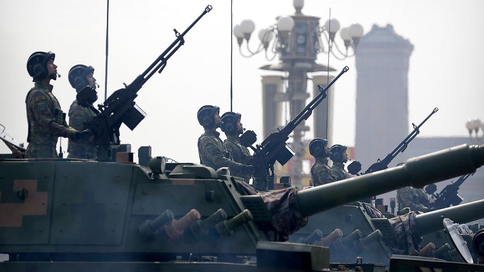 Kinesiska stridsvagnar visas upp i Peking när Kinas kommunistparti firade 70 år vid makten den 1 oktober 2019.
